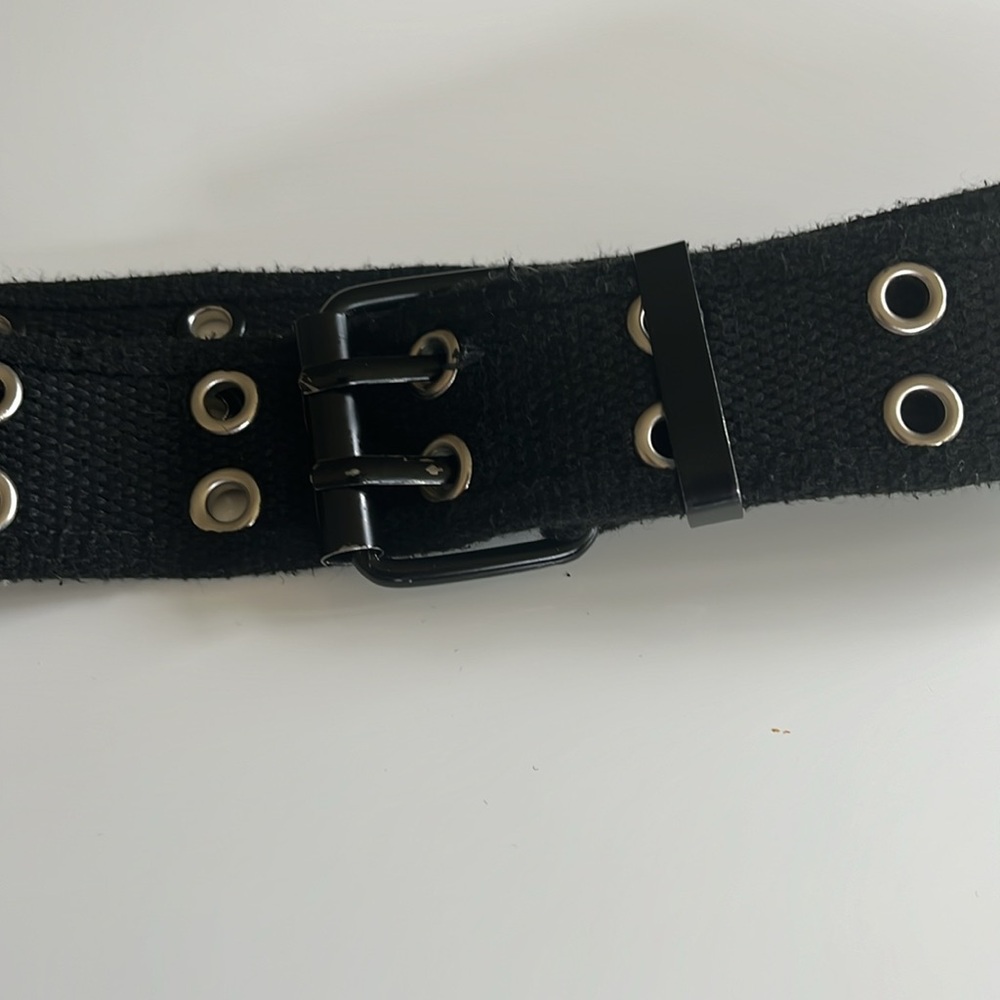 Iron Buckle Mens Belt - Stylish Black - Picture 4 of 4